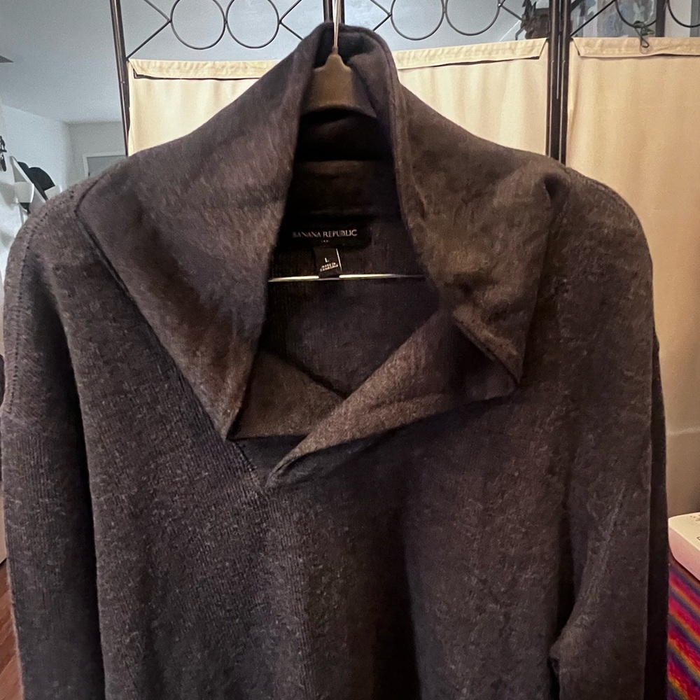 Banana Republic Charcoal Knit Sweater